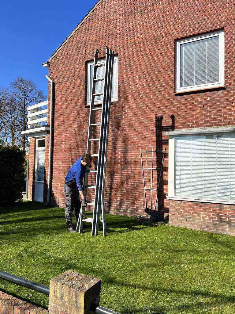 Hoogeveen schoorsteenveger huis ladder